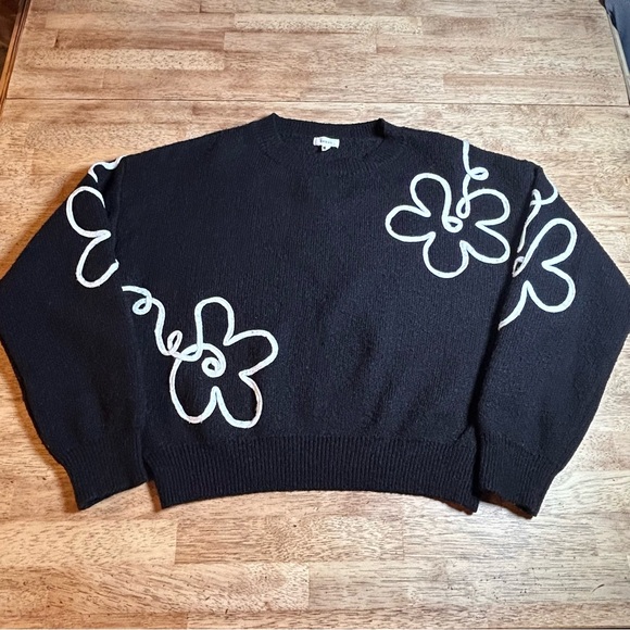debut Sweaters - Debut Black Floral Detail Statement‎ Knit Pullover Sweater Size Small
